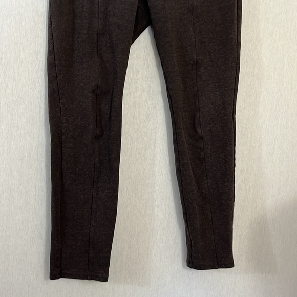 Uniqlo dark heather gray stretch leggings - Picture 4 of 4